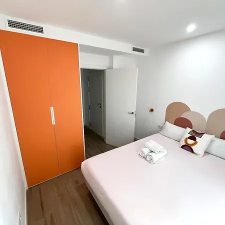 Apartment Market Deluxe