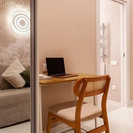 Era Deluxe Oasis 1 Near The Valencie