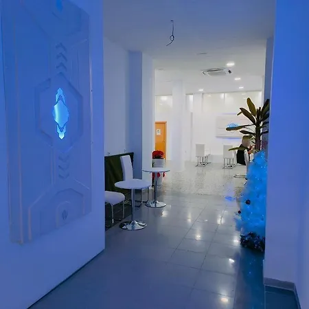 Capsule 2* Valência