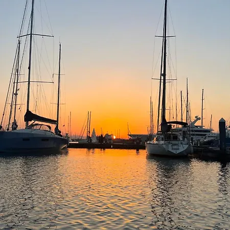 Unique Experience In Sailboat! In The 4 Seasons!! B Shi *