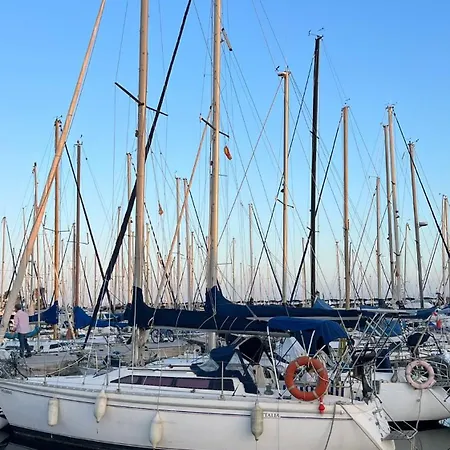 Unique Experience In Sailboat! In The 4 Seasons!! B Shi * Valence