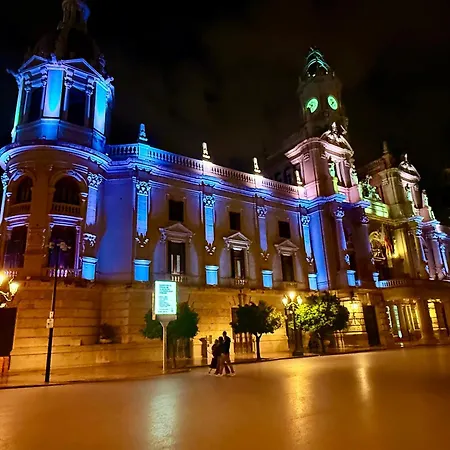 Geniale Cerca De Russafa Проживание в семье