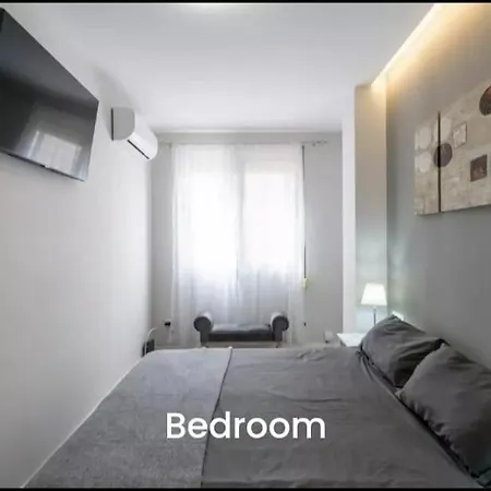 New! Designer In Center With Fast Wi-fi * Valencia