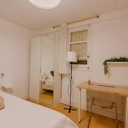 Apartamento Cabañal Beachfront , 1 Min To Sea , Ac , Coffee , Balcony , Fastwifi *