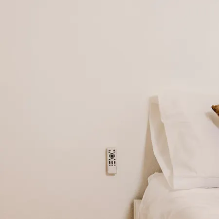 Cabanal Beachfront , 1 Min To Sea , Ac , Coffee , Balcony , Fastwifi * Valencia