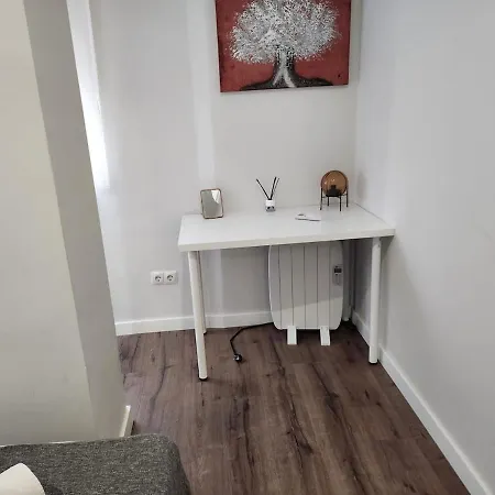 New! Designer In Center With Fast Wi-fi *