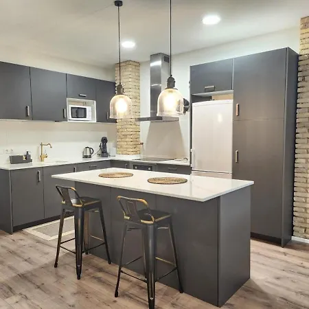 New! Designer In Center With Fast Wi-fi Valencia