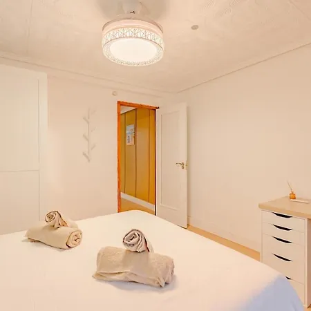 Cabañal Beachfront , 1 Min To Sea , Ac , Coffee , Balcony , Fastwifi Apartamento Valencia