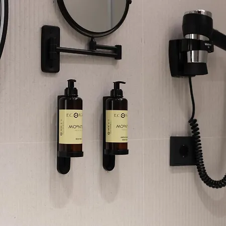 Moontels Colon Отель *