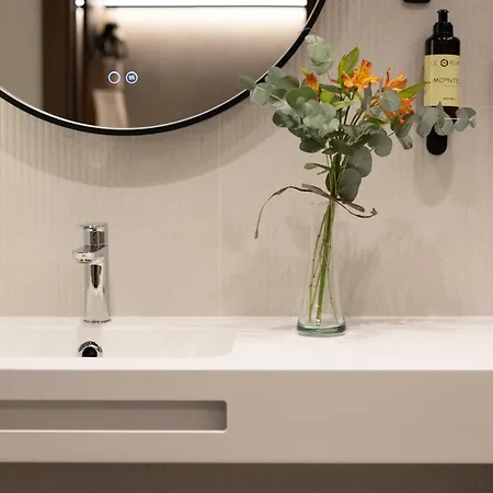 Отель Moontels Colon