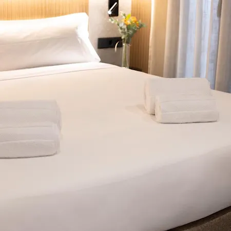 Отель Moontels Colon *