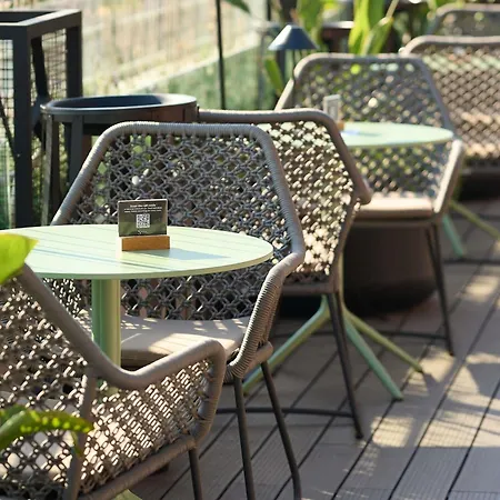 酒店 Novotel Lavant 4*