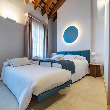 Hotell San Lorenzo Boutique Catedral 3*