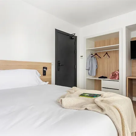 Lägenhetshotell B48 Feria 4*