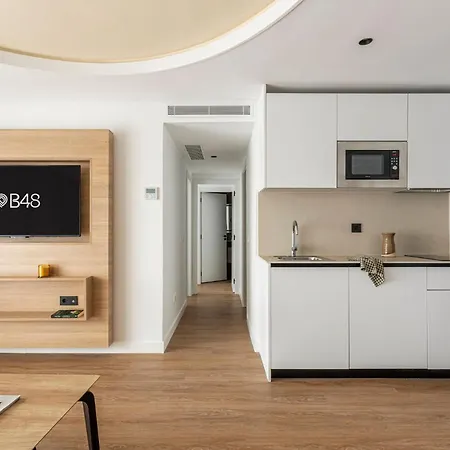 B48 Feria Aparthotel 4*