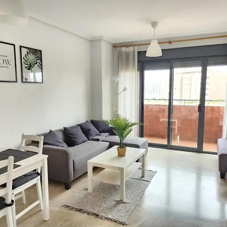 Cortes - Pool Paddle Tennis Court And Gym