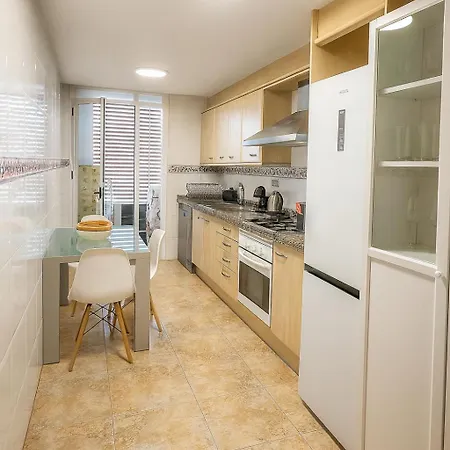 Cortes - Pool Paddle Tennis Court And Gym