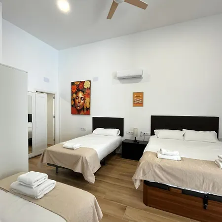 Urban Loft Benicalap Apartmán *