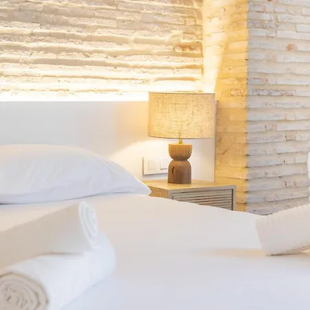 Yturralde By Alma Valence