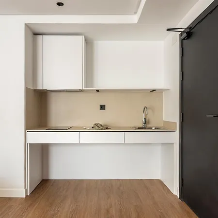 Lägenhetshotell B48 Feria 4*