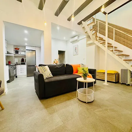 Design & Stylish House In The Center Of Walencja