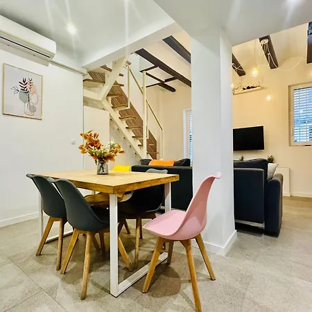 Design & Stylish House In The Center Of Tatil Evi