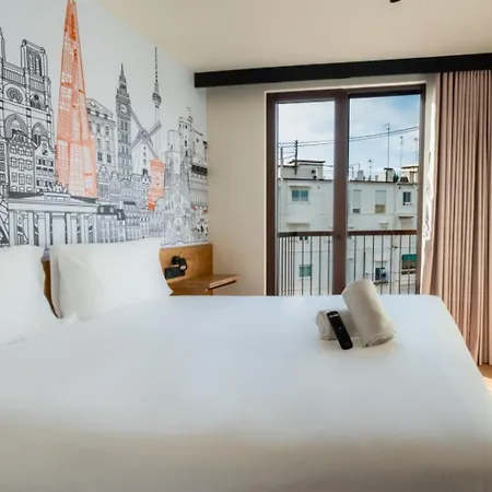 Easyhotel Ciutat Vella ולנסיה