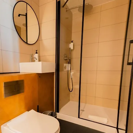 Easyhotel Ciutat Vella ולנסיה