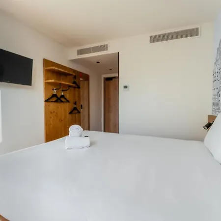 Easyhotel Ciutat Vella