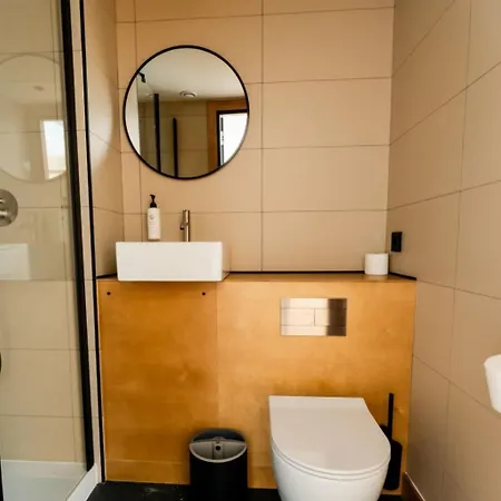 Easyhotel Ciutat Vella 2*
