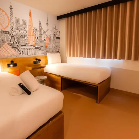 Easyhotel Ciutat Vella Hotel