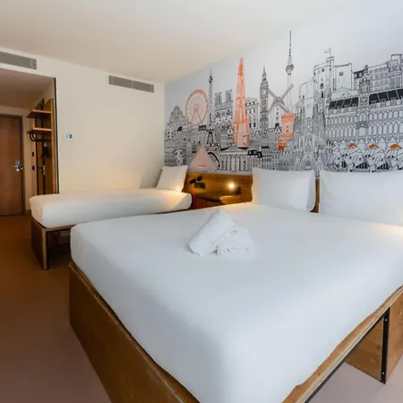 Easyhotel Ciutat Vella Hotel 2*