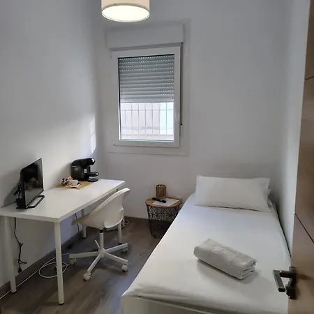 Agui House ホームステイ