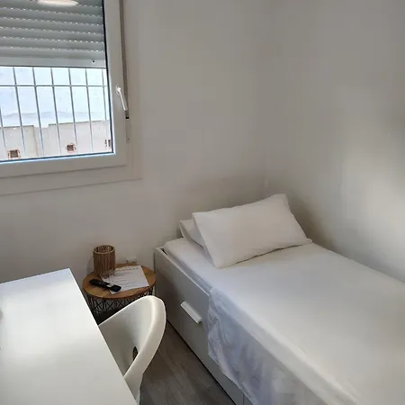 Agui House ホームステイ バレンシア