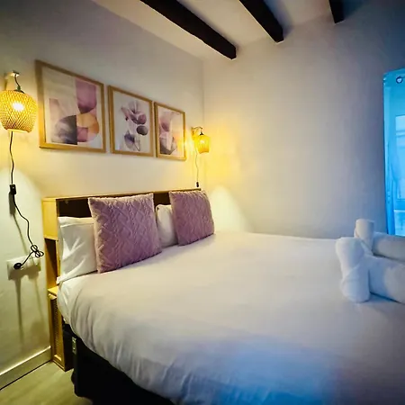 Design & Stylish House In The Center Of *