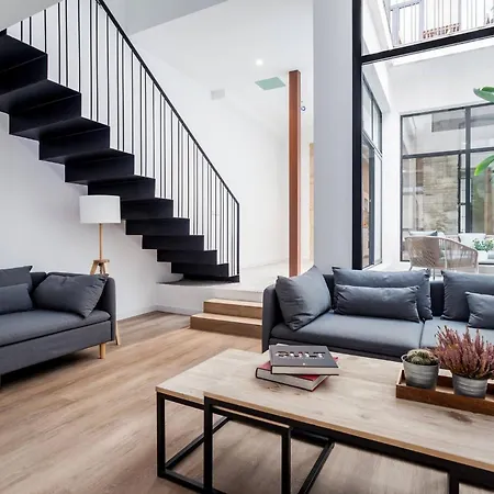 Aire Holidays Apartamento *