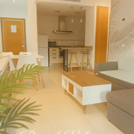 Luxury A40-13 With Terrace And Sea Views شقة *