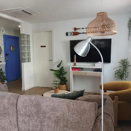 Nautico Junto A La Playa Malvarrosa