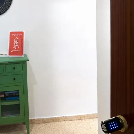 Isola Beachside Lägenhet *