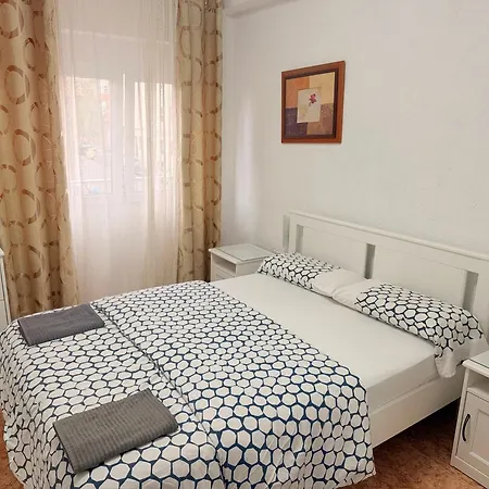 De Temporada En Malvarrosa Vacaciones Largas Long Desde 11 Noches Валенсия