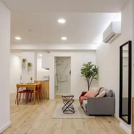 Bright & Modern - Rose Y Maya Walencja