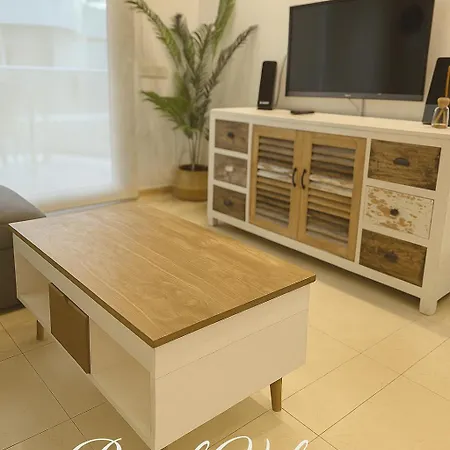 Luxury A40-13 With Terrace And Sea Views شقة *