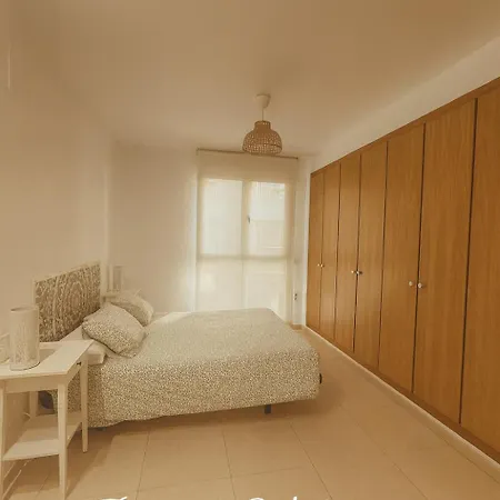Luxury A40-13 With Terrace And Sea Views شقة *