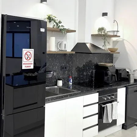 Across From The Turia Modern דירה