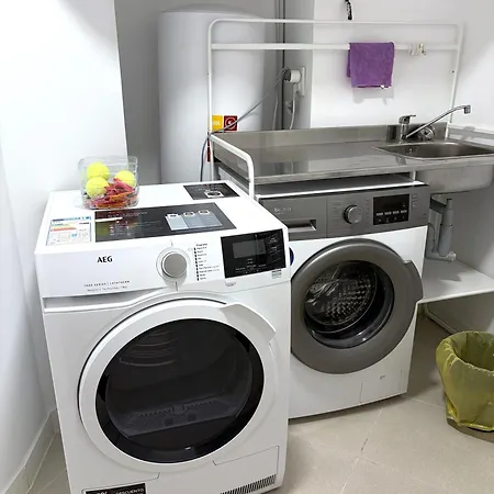 Across From The Turia Modern ולנסיה