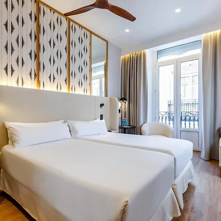 Petit Palace Plaza De La Reina Hotell