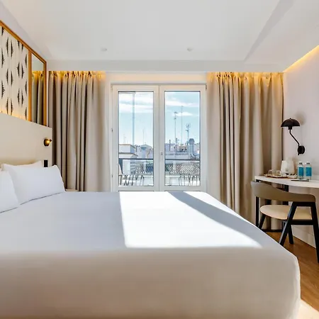 Petit Palace Plaza De La Reina Hotell