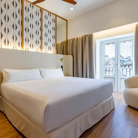 Petit Palace Plaza De La Reina 3*