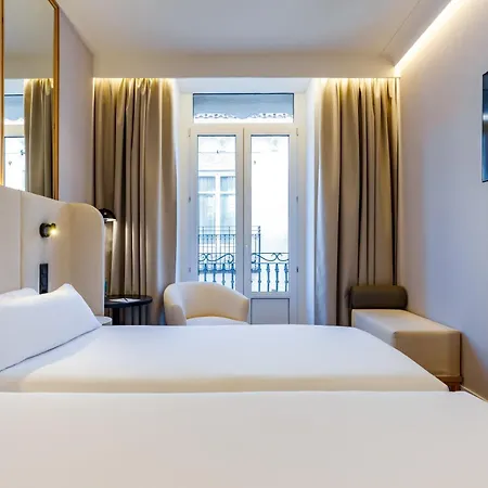 Petit Palace Plaza De La Reina Отель Валенсия