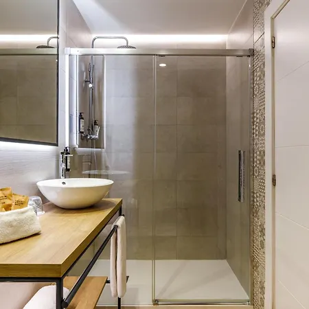 Hotell Petit Palace Plaza De La Reina